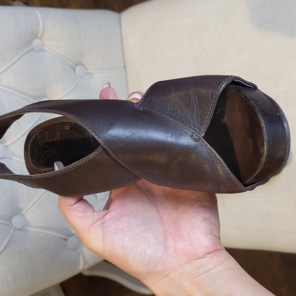 Diane Von Furstenberg sling back sandles - Picture 5 of 11